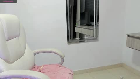 Snapshot of dahian_carter chatting on 10.25.25 Dahian online show from 10.25.25