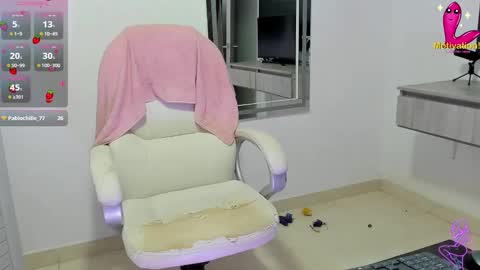 Snapshot of dahian_carter chatting on 11.06.25 Dahian online show from 11.06.25