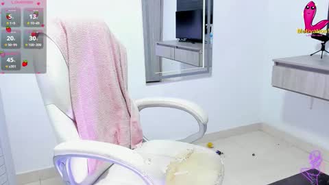 Snapshot of dahian_carter chatting on 11.07.25 Dahian online show from 11.07.25