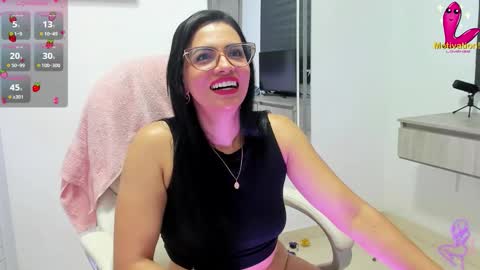 Snapshot of dahian_carter chatting on 11.08.25 Dahian online show from 11.08.25