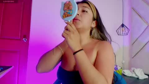 Dahiana  online show from 04.21.26