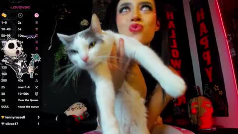 Dahlia online show from 10.19.25