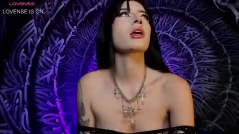 Snapshot of dahlia_darkwood chatting on 04.19.26 Dahlia online show from 04.19.26