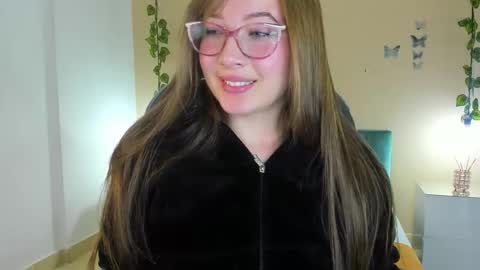 Dahlia online show from 12.20.25