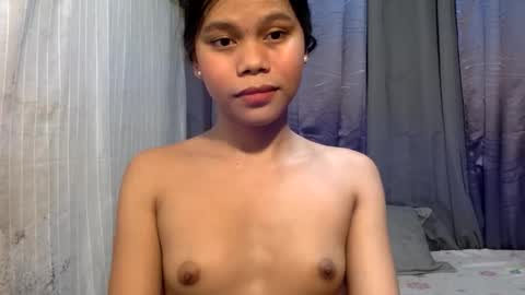 Snapshot of dahlia_vivienne chatting on 03.11.26 yourgirlydahlia online show from 03.11.26