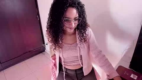 Snapshot of dahliabrowniee chatting on 10.02.25 Dahli online show from 10.02.25