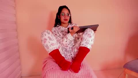 Snapshot of dahliabrowniee chatting on 11.08.25 Dahli online show from 11.08.25