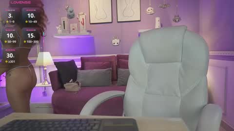 Snapshot of dahliagraey chatting on 10.21.25 Dahlia Grey online show from 10.21.25