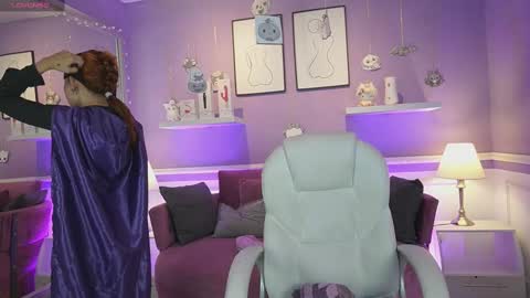 Snapshot of dahliagraey chatting on 10.30.25 Dahlia Grey online show from 10.30.25