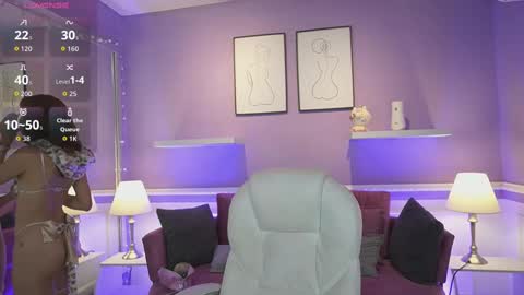 Snapshot of dahliagraey chatting on 11.04.25 Dahlia Grey online show from 11.04.25