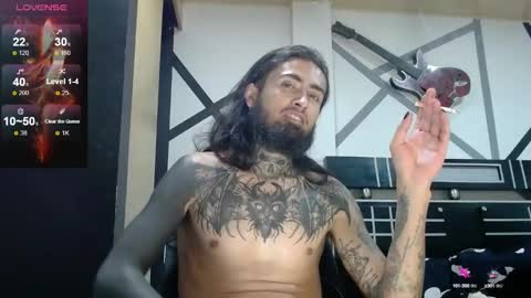 Snapshot of daimon_rock01 chatting on 09.23.25 felipe online show from 09.23.25