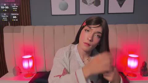 Snapshot of daimondpink chatting on 10.18.25 daimondpink online show from 10.18.25