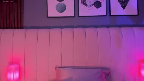 Snapshot of daimondpink chatting on 10.26.25 daimondpink online show from 10.26.25