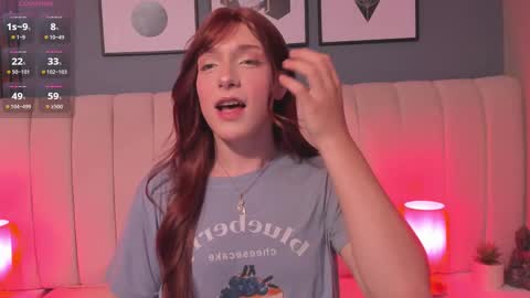 Snapshot of daimondpink chatting on 10.30.25 daimondpink online show from 10.30.25