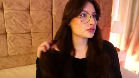 Lauren            online show from 04.08.26