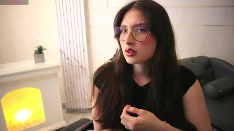 Lauren            online show from 04.16.26