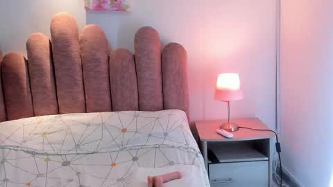 Snapshot of daisy93_ chatting on 10.14.25 D A I S Y online show from 10.14.25