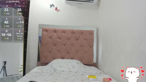 Snapshot of daisy93_ chatting on 10.21.25 D A I S Y online show from 10.21.25