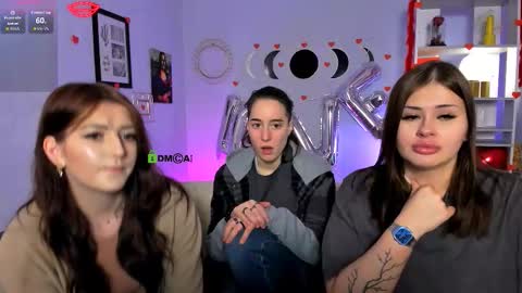 Snapshot of daisy_baby_ chatting on 02.11.26 daisy online show from 02.11.26