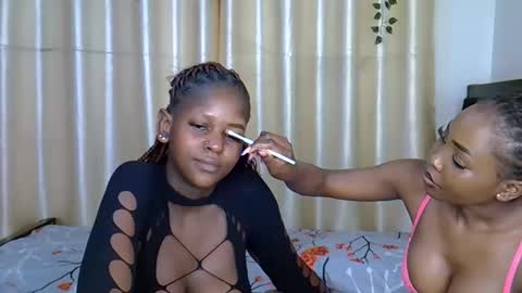 Snapshot of daisy_bunnie chatting on 10.03.25 daisy online show from 10.03.25