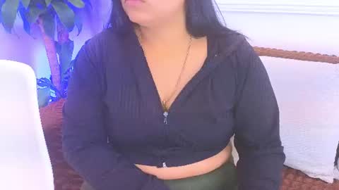 Snapshot of daisy_price chatting on 07.17.26 Daisy Price online show from 07.17.26
