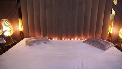 daisydelight_ online show from 01.23.25