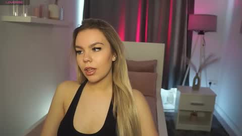 Snapshot of daisyeverly chatting on 02.08.26 Daisy online show from 02.08.26