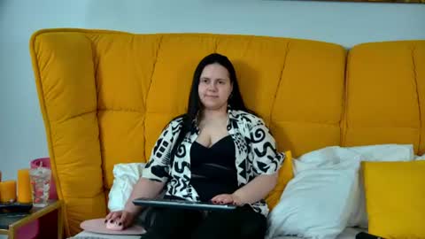 Snapshot of daisyharts chatting on 06.23.26 DaisyHarts online show from 06.23.26