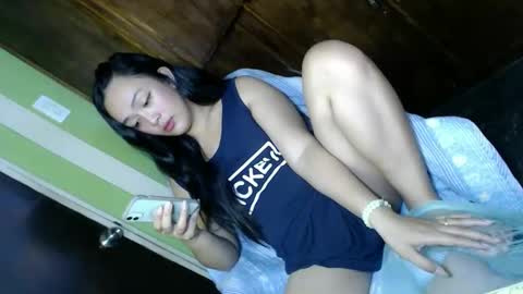 Snapshot of daisylira chatting on 11.01.25 LILY christmas wish breast implant online show from 11.01.25