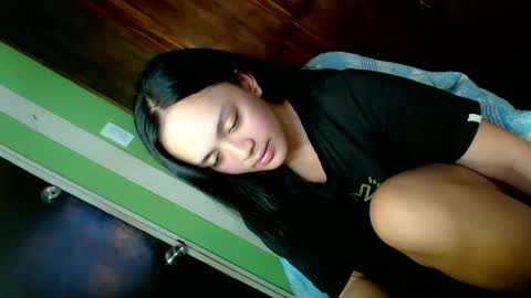 Snapshot of daisylira chatting on 11.02.25 LILY christmas wish breast implant online show from 11.02.25