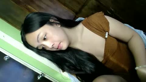 Snapshot of daisylira chatting on 11.09.25 LILY christmas wish breast implant online show from 11.09.25