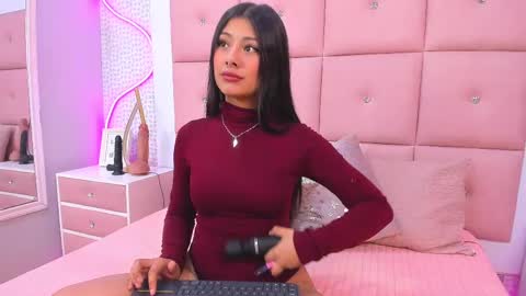 Snapshot of daisysnugs chatting on 11.05.25 Mariana online show from 11.05.25