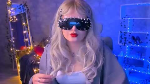 Snapshot of daisyvale chatting on 02.20.26 Daisy online show from 02.20.26