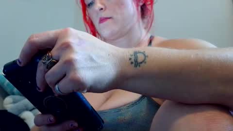 Snapshot of daisywylde chatting on 10.19.25 Daisy Wylde online show from 10.19.25