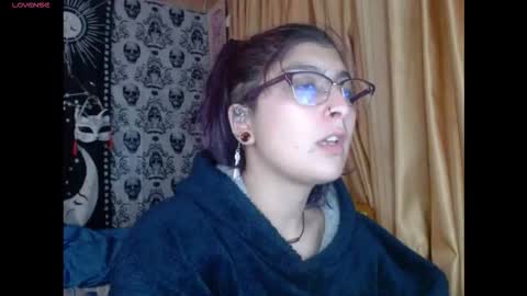 Snapshot of dak_7 chatting on 10.18.25    --  -- help me reach 100 hands up  online show from 10.18.25