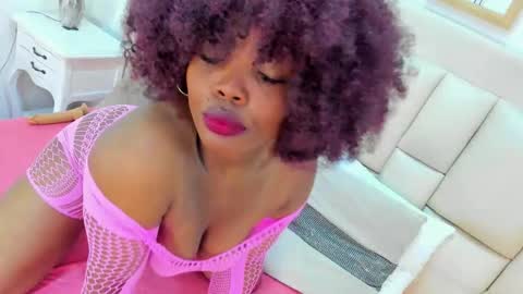 Snapshot of dakhota___ chatting on 10.18.25 Brisa online show from 10.18.25