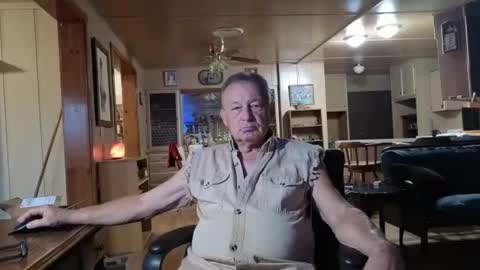 Snapshot of dakit2 chatting on 10.11.25 dakit online show from 10.11.25