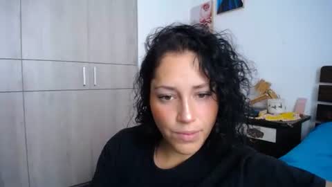 IG  dakotasofiaa online show from 12.16.24