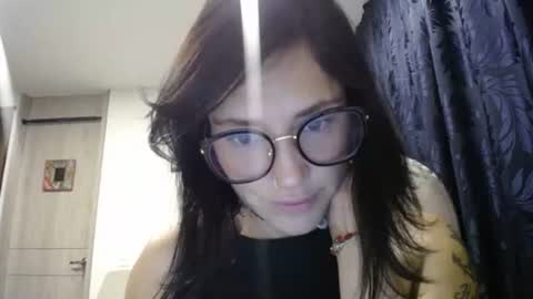 IG  dakotasofiaa online show from 03.05.25