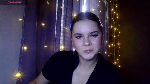 Snapshot of dakota_charm_ chatting on 06.25.26 Dakota online show from 06.25.26