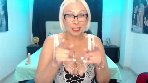 Snapshot of dakota_daprinski chatting on 10.05.25 Dakota online show from 10.05.25