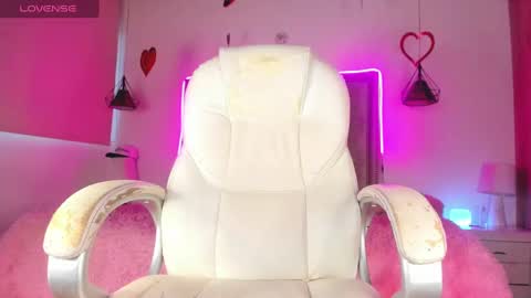 Snapshot of dakota_ds chatting on 03.11.25 dakota_ds online show from 03.11.25