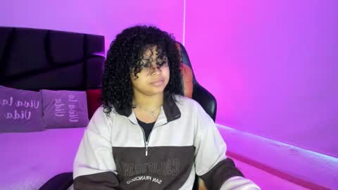 Snapshot of dakota_mars chatting on 09.27.25 dakota_mars online show from 09.27.25