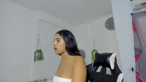 dakota_x18 online show from 11.05.25