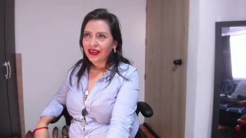 Dakotaagray online show from 11.10.25