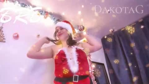 Dakotaagray online show from 12.20.25