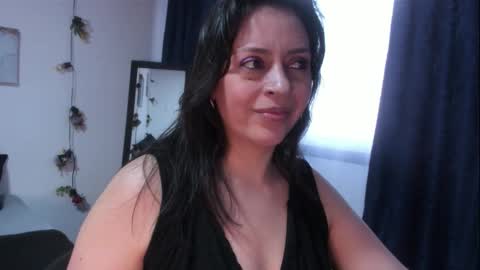 Dakotaagray online show from 01.12.26