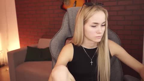 Snapshot of dakotaajohnnson chatting on 09.22.25 dakotaajohnnson online show from 09.22.25