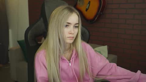 Snapshot of dakotaajohnnson chatting on 11.01.25 dakotaajohnnson online show from 11.01.25