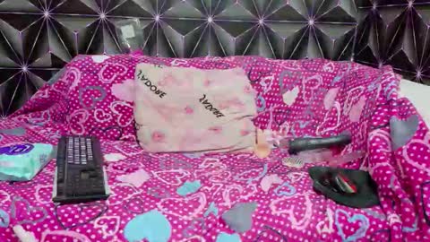 Snapshot of dakotaks chatting on 10.21.25 Mariana online show from 10.21.25